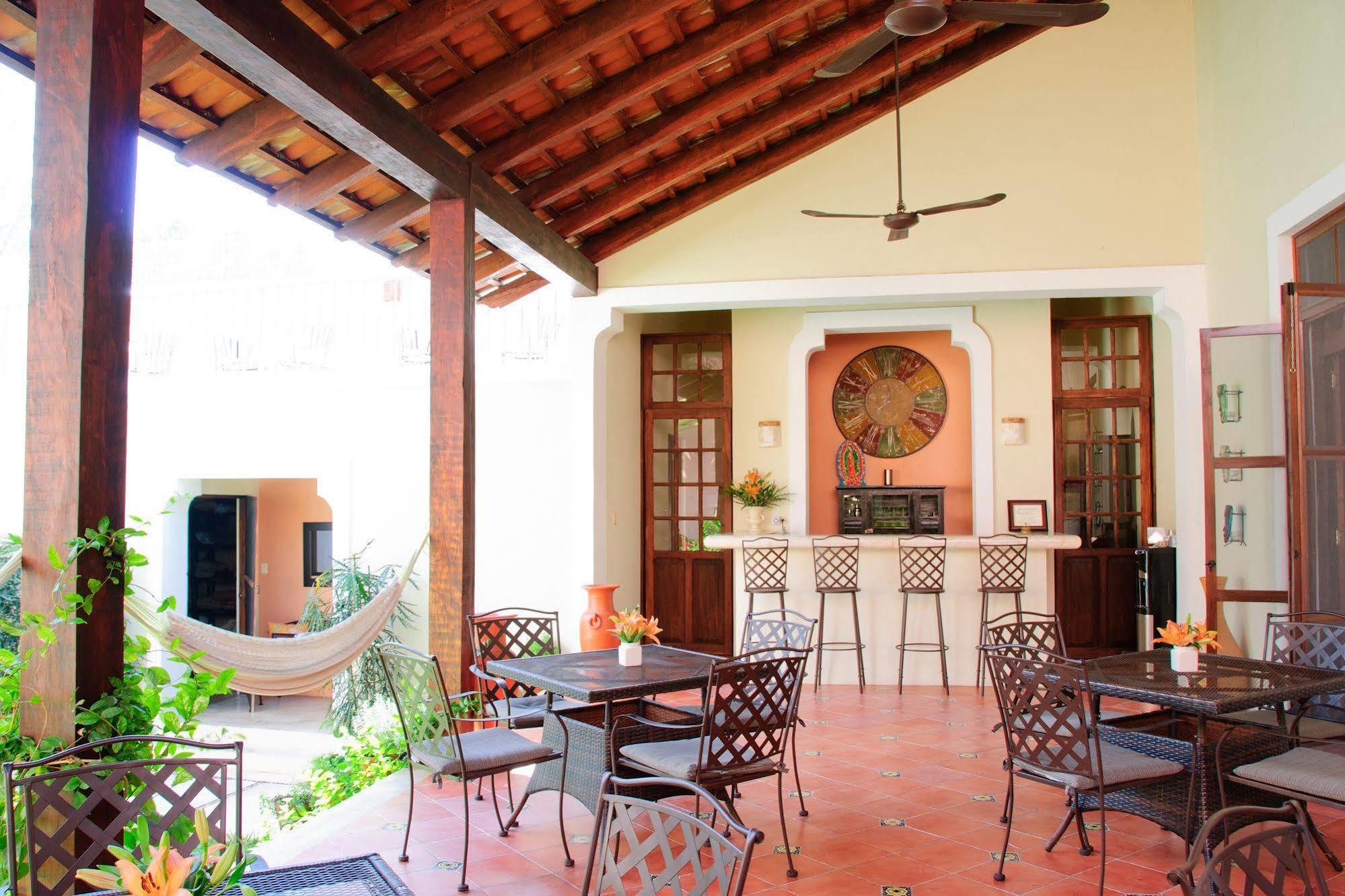 Decu Downtown Hotel Merida Exterior photo